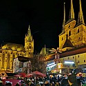  Nach der Ankunft ging es mit dem Bus weiter auf den Erfurter Weihnachtsmarkt. / Foto: Steven Kunz