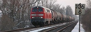 225 150 mit Kesselwagenzug bei Erbach
